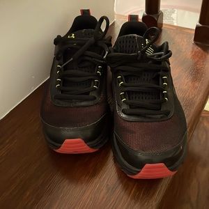 Kids Under Amour Shoes/Used